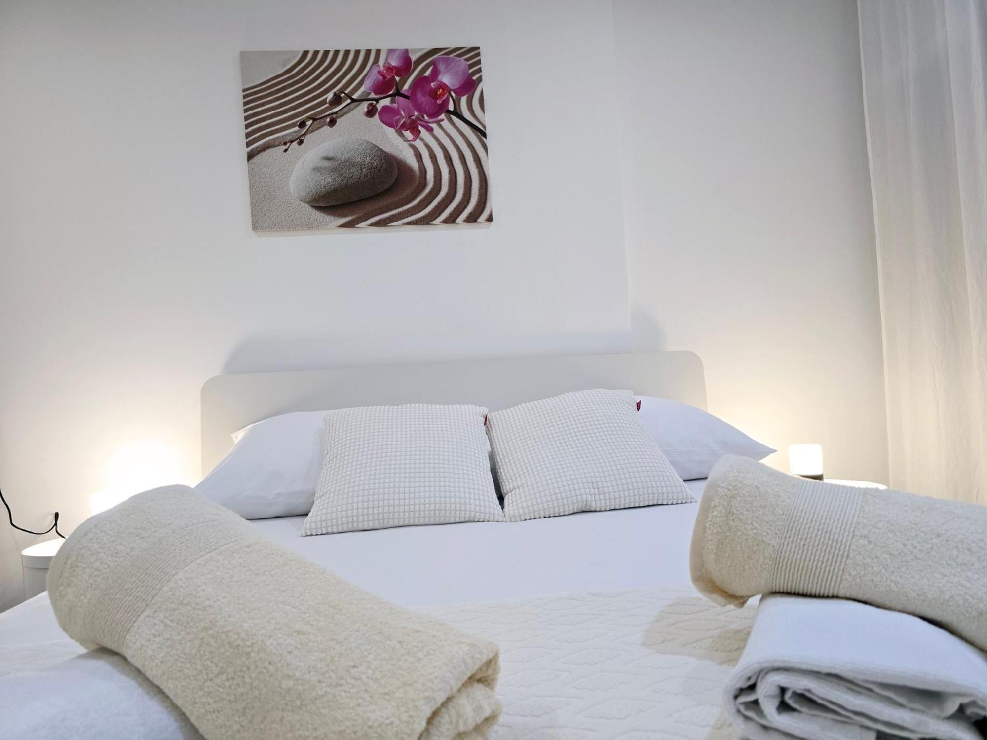 Apartment Blanca With Jacuzzi,Terase And Private Parking คาชเตลา ภายนอก รูปภาพ