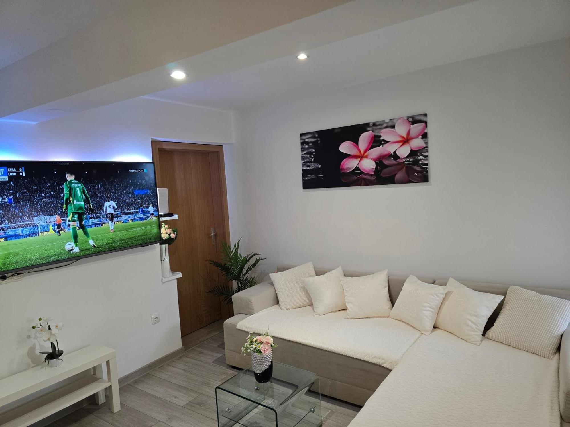 Apartment Blanca With Jacuzzi,Terase And Private Parking คาชเตลา ภายนอก รูปภาพ