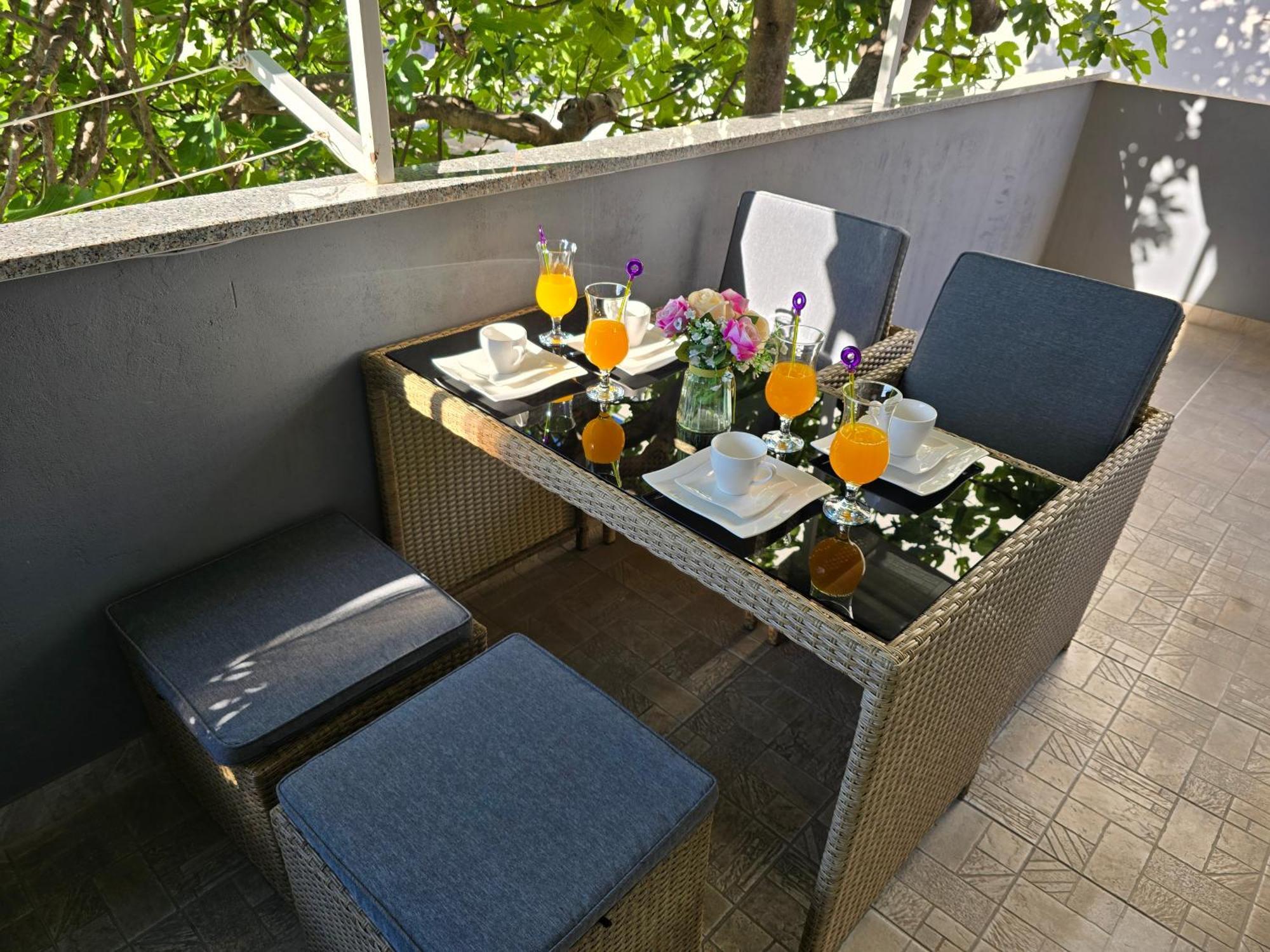 Apartment Blanca With Jacuzzi,Terase And Private Parking คาชเตลา ภายนอก รูปภาพ