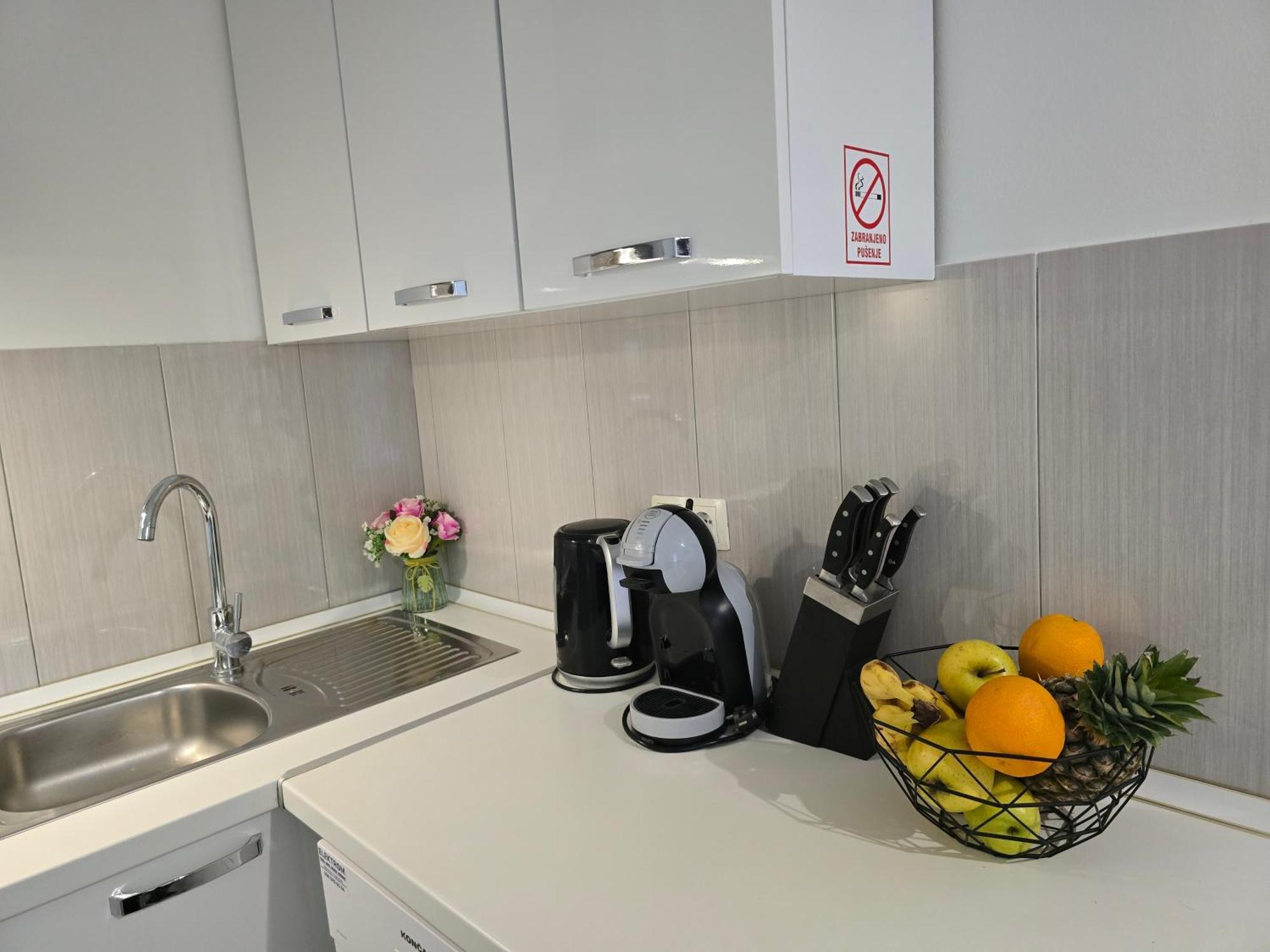 Apartment Blanca With Jacuzzi,Terase And Private Parking คาชเตลา ภายนอก รูปภาพ