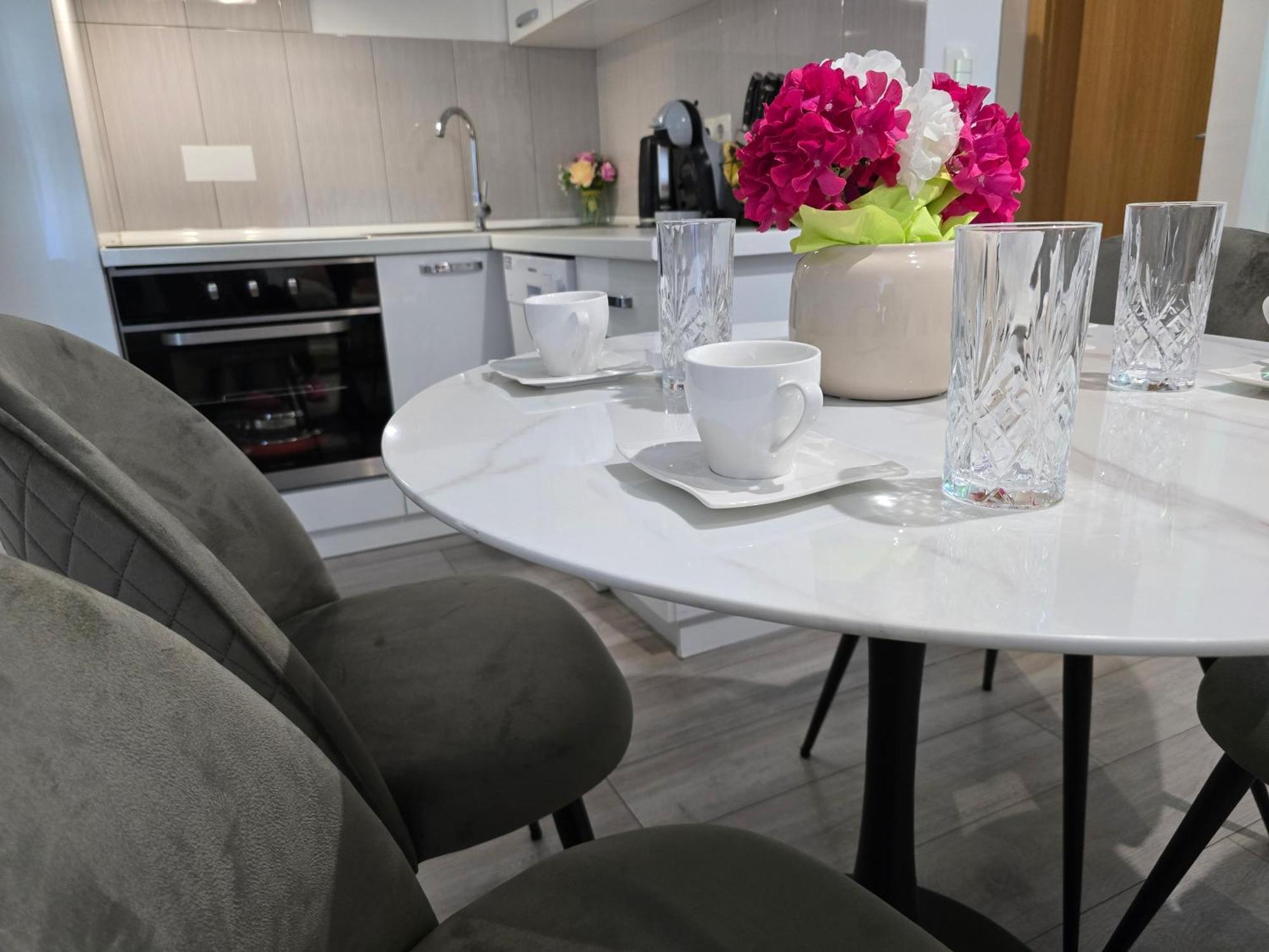 Apartment Blanca With Jacuzzi,Terase And Private Parking คาชเตลา ภายนอก รูปภาพ