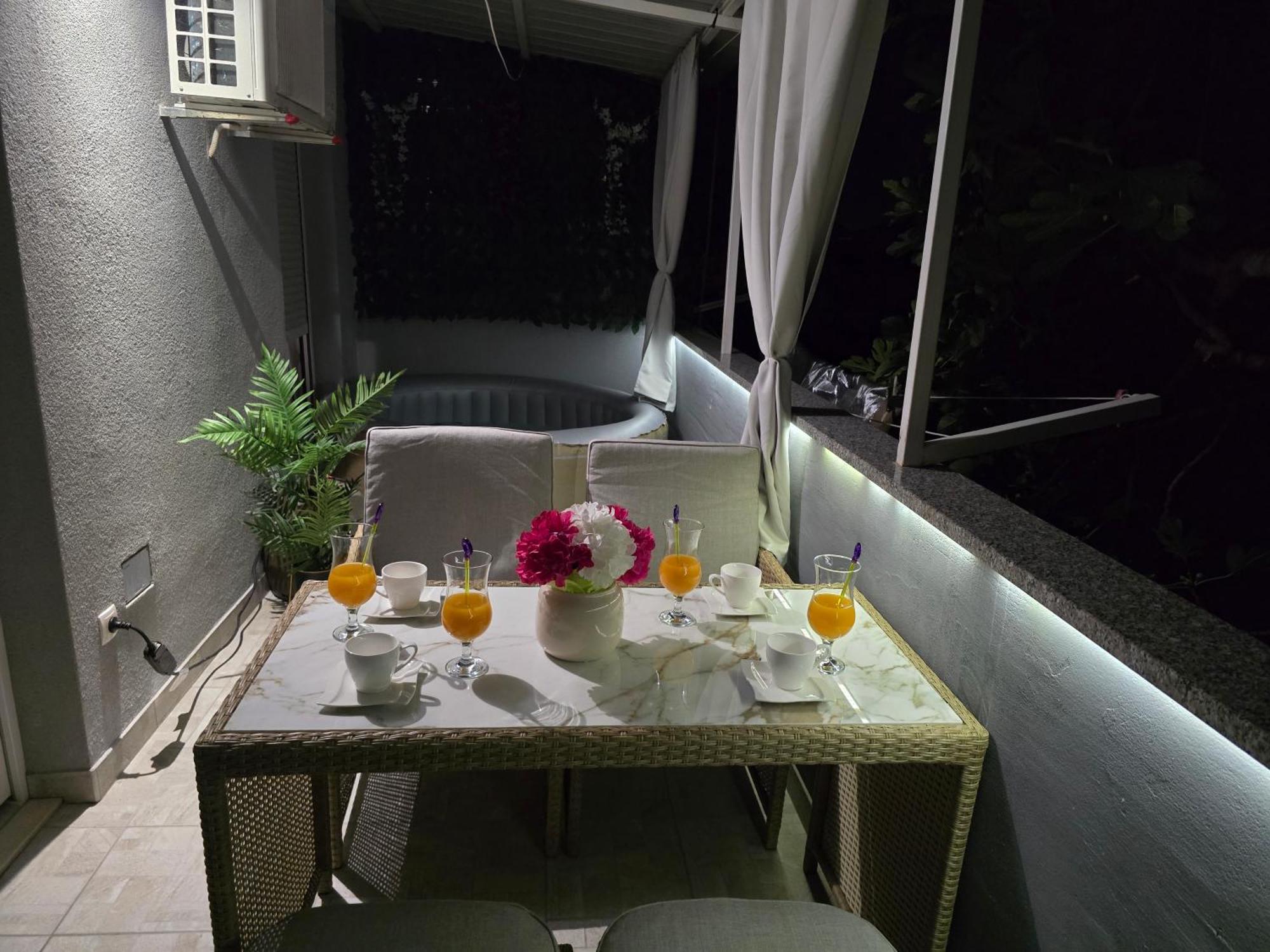 Apartment Blanca With Jacuzzi,Terase And Private Parking คาชเตลา ภายนอก รูปภาพ