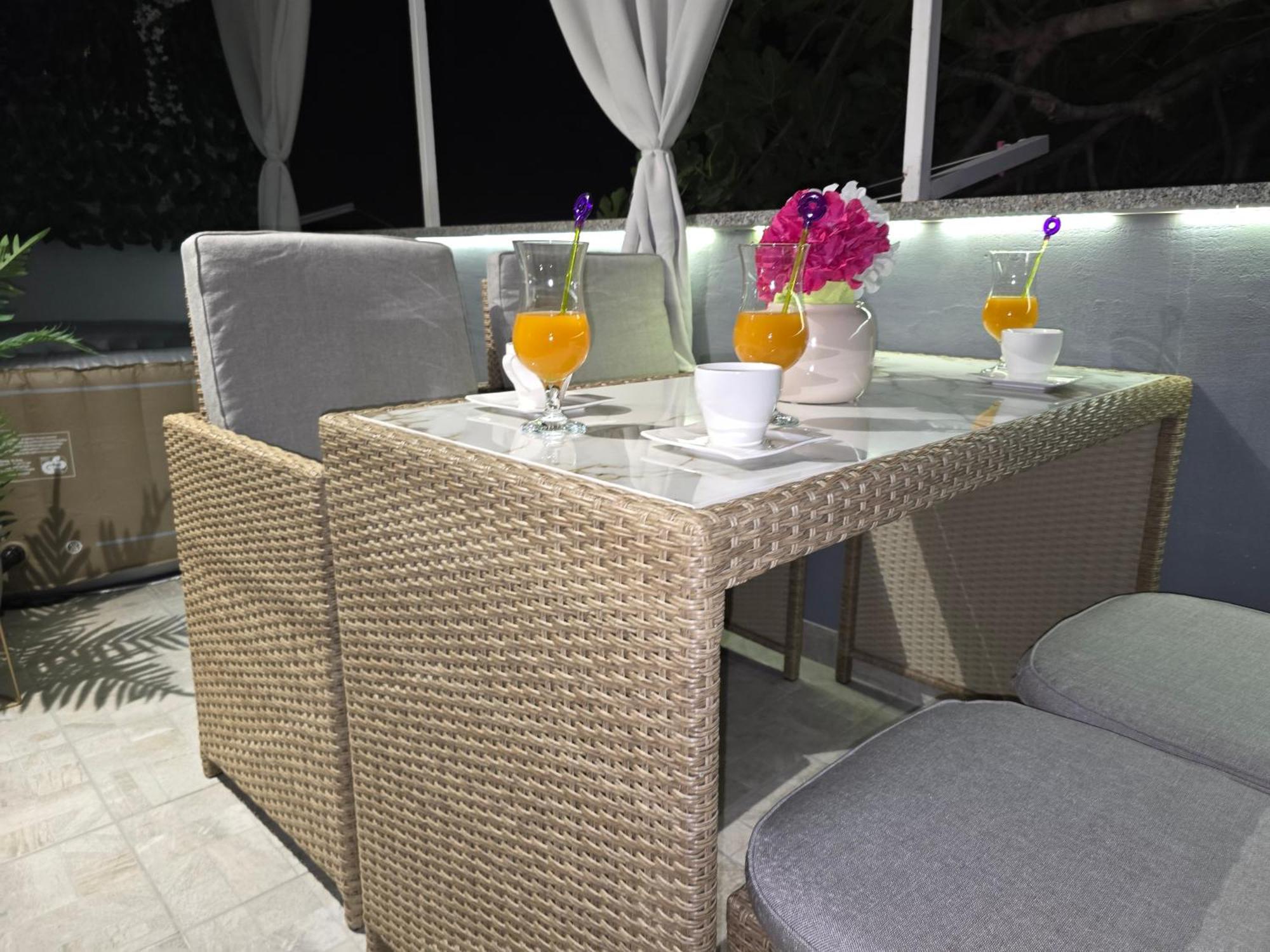 Brand New Modern Apartment Blanca With Jacuzi And Terrace คาชเตลา ภายนอก รูปภาพ